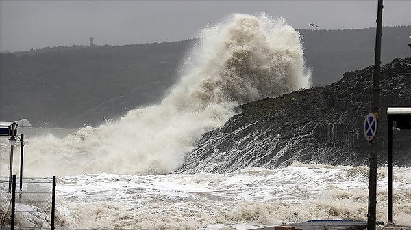 Meteorolojinin yeni haftaya dair hava tahmin raporunda güneş adeta yok oldu. Bu hafta ülke genelinde soğuk hava ve kuvvetli yağış olacak.