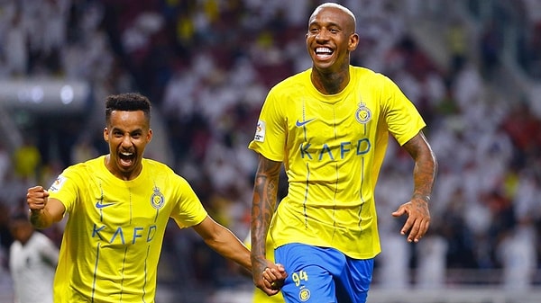 Fenerbahçe Asbaşkanı Acun Ilıcalı'nın oyuncuyu ikna ettiğini iddia eden Yağız Sabuncuoğlu, Twitter (X) hesabından yaptığı paylaşımla Talisca'nın Fenerbahçe'ye gelmeyi kabul ettiği haberini doğruladı.