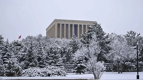 Ankara Valiliği’nden de Başkent halkına kar uyarısı yapıldı.