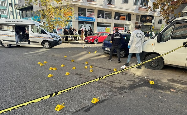 Çevredekilerin ihbarı üzerine olay yerine sağlık ekibi sevk edildi. Sağlık görevlilerinin müdahalesinin ardından Çorlu Devlet Hastanesi'ne kaldırılan Ersin Aka, doktorların tüm çabasına karşın kurtarılamadı.