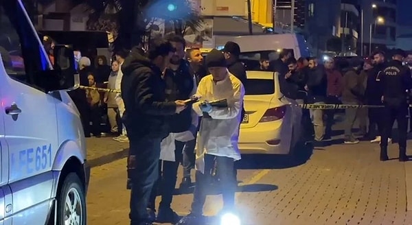 Saldırgan Bahtiyar Aladağ, ilk olaydan sadece yarım saat sonra Avcılar Cemil Meriç Sokak'ta bir kuaför dükkanına silahlı saldırı yaptı. Saldırıda iş yerinde çalışan kuaför Mehmet Salih Özsökük (30) başından vuruldu. Özsökük hayatını kaybetti. Aynı saldırı da Aladağ'ın kayınbiraderi Gökhan Soylu'da alnından vuruldu. Ağır yaralanan Soylu'nun hayatı tehlikesi sürüyor.