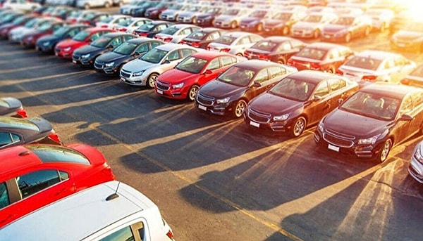 Geçtiğimiz günlerde satışa sunulan elektrikli Peugeot 5008’de de benzer bir durum yaşandığını söyleyen Özpeynirci, bu defa aradaki fiyat farkının daha fazla olduğunu ve %40’lık ÖTV dilimine giren aracın liste fiyatının 2 milyon 750 bin TL olarak açıklandığını vurguladı.