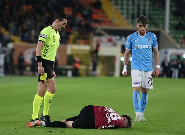 10 kişilik Alanyaspor'a kaybedilen maçın ardından Trabzonspor cephesinde isyan vardı. Başkan Yardımcısı Nevzat Kaya da konuyla ilgili açıklamalar yaptı.