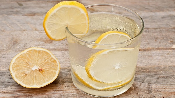 2. Doğal limonlu sprey!