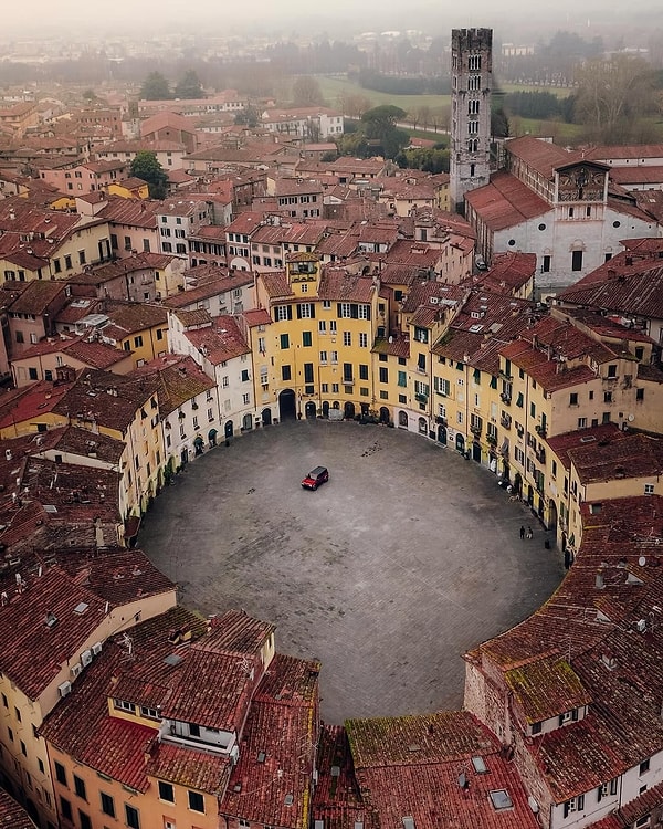 Piazza dell’Anfiteatro