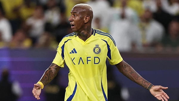 Söz konusu haberde, Talisca'nın Fenerbahçe ile sözlü anlaşmaya vardığı ve sözleşmenin detaylarıyla ilgili görüşmelerin sürdüğü yazıyordu.