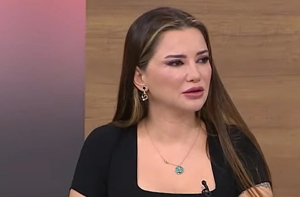 Klinik psikolog Esra Ezmeci, sosyal medya hesabından takipçilerin sorularına yanıt vermeye devam ediyor. Çoğunlukla cinsellik üzerine konuşmalarıyla bilinen Ezmeci, bu defa bir takipçisinin itirafına yanıt verdi. Kocasıyla her gün birlikte olduğunu belirten takipçi, eşinin başkalarını hayal etmesinden dert yandı. Ezmeci'nin verdiği yanıt ise sosyal medyada gündem oldu. İşte detaylar...