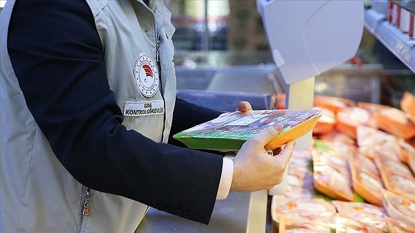 Tarım ve Orman Bakanlığı, guvenilirgida.tarimorman.gov.tr internet sitesinde gıdada taklit ve tağşiş yapan markaları ifşa etmeyi sürdürüyor. Son listede 6 peynir ve 2 tereyağı markası yer aldı.