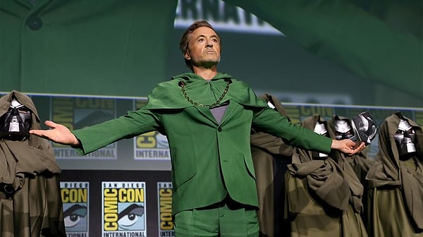 Hatırlarsanız geçtiğimiz aylarda Robert Downey Jr. Comic-Con'da bütün dünyaya bir sürpriz yapmış ve Marvel'ın kötü karakteri 'Victor von Doom' ile geri döneceğini duyurmuştu.