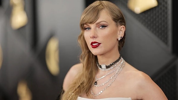 Dünyada geniş bir hayran kitlesine sahip olan ve her konser verdiği şehirde ekonomiyi canlandırdığı söylenen Taylor Swift, 23. sırada yer aldı. Beyonce ise listeye 35. sıradan girdi.