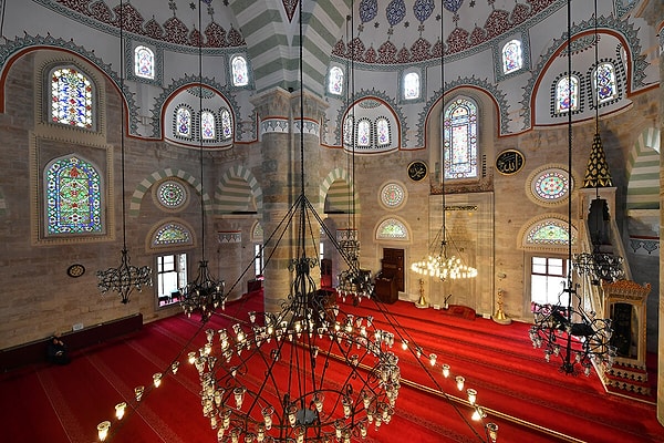 5. Mimar Sinan’ın Kanuni Sultan Süleyman’ın Hürrem Sultan’dan olan kızı Mihrimah Sultan için yaptığı Mihrimah Sultan camii.