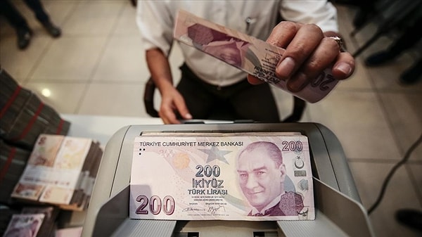 Areda Survey, Türkiye genelinde 4 bin 539 kişiyle asgari ücret anketi gerçekleştirdi. Şirket vatandaşlara “Asgari ücrete yüzde kaç zam yapılmalı?” diye sordu.