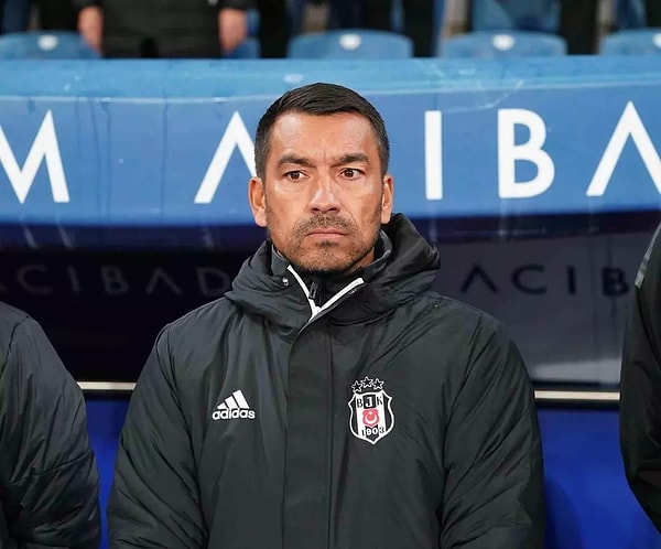 Giovanni van Bronckhorst, zamana ve sabra ihtiyacı olduğunu söyleyerek açıklamasında şu ifadelere yer verdi: