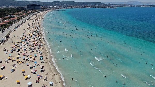 Yunan Adaları'nın bu sene de rağbet göreceğini düşünsek de Çeşme Turistik Otelciler Birliği (ÇEŞTOB) Başkanı Orhan Belge, bu duruma katılmıyor.