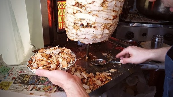 Tavuk döner son yıllarda daha da popüler hale geldi.