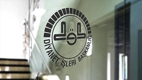 Diyanet İşleri Başkanlığı’nın 2025 yılı hac organizasyonu kapsamında umrede sağlık personeli olarak görev almak isteyen adaylara yönelik düzenlediği sınavla ilgili dikkat çeken bir iddia gündeme geldi.