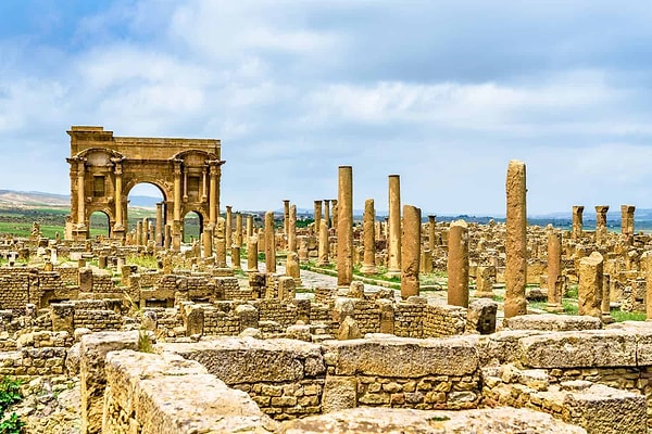 Timgad Harabeleri hangi şehirde olabilir?