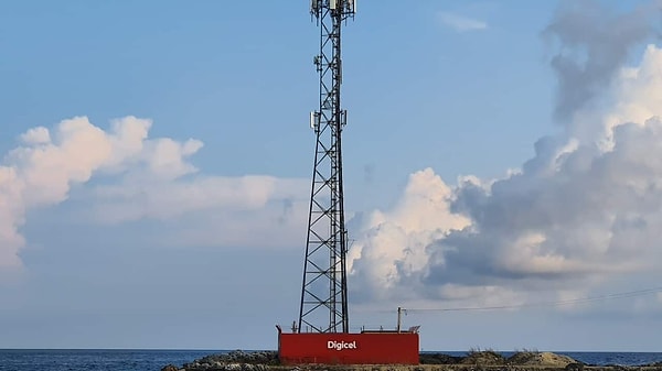 İnternetin büyük bir kısmı, denizaltı fiber optik kablolar üzerinden sağlanıyor. Dünya genelinde yaklaşık 532 kablo bulunuyor ve bunların sadece %1’i uydu bağlantılarıyla destekleniyor.