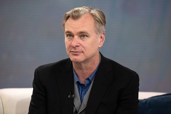 Christopher Nolan yeni filmi ile ilgili detayları sır gibi saklıyordu. Nolan hayranlarının merakını giderecek detaylar yavaş yavaş belli olmaya başladı.