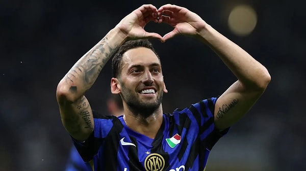 Inter forması giyen Hakan Çalhanoğlu'nun adı zaman zaman Bayern ve City ile anılıyor. Inter'in de saha içi lideri olan Hakan transferiyle ilgili net konuştu.