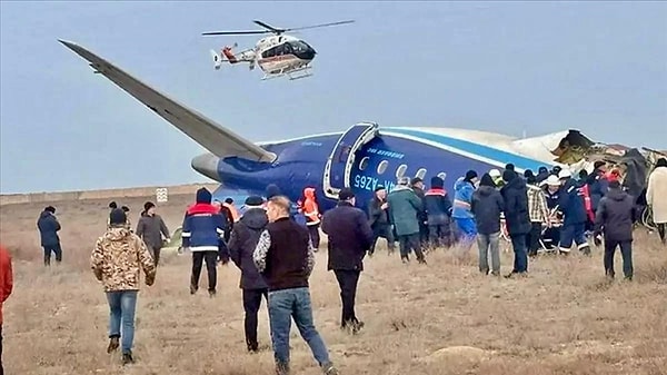 Yadrov, "Ukrayna'nın saldırı İHA'ları o sırada Grozniy ve Vladikavkaz kentlerindeki sivil altyapıya terör saldırıları düzenliyordu. Bu nedenle, Grozniy Havalimanı yakınında tüm hava araçlarının belirtilen bölgeden derhal çıkmasını öngören 'Kover (Halı)' rejimi devreye alındı" dedi.