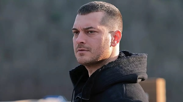 Geçtiğimiz sezon yayınlanan Gaddar'ın final yapmasının ardından Çağatay Ulusoy'dan hemen yeni dizi müjdesi gelmişti.