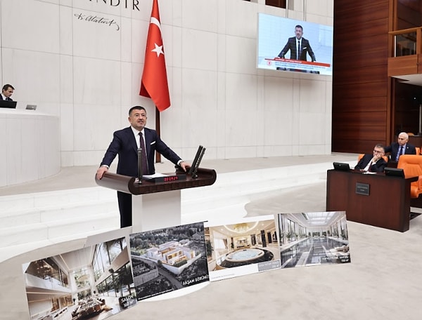 Ağbaba, AK Parti Ankara Milletvekili Osman Gökçek'e ait olduğu iddia edilen 600 milyon TL değerindeki evin fotoğraflarını gösterdi.