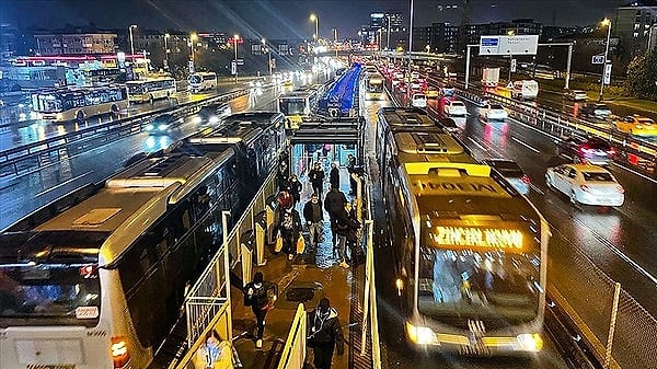 Ne yazıktır ki bizler hayatta kalmak için bu olaylar alışmaya çalışıyoruz. Yaşadığımız kötü olayları bir şekilde unutuyor veya unutturuluyoruz.