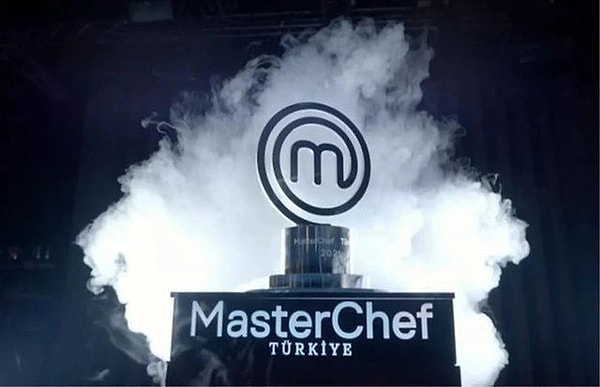 4. MasterChef Türkiye'de finale sayılı günler kaldı. tv8 ekranlarında Survivor yeni bölümü ile başladıktan sonra izleyenler MasterChef 2024 sezonunun şampiyonunu merak ediyor. Geçtiğimiz hafta yarışmadan Beyza elenmişti. Ardından son 4 finalist belli oldu. MasterChef'te beklenen final tarihi açıklandı. İşte tüm detaylar...