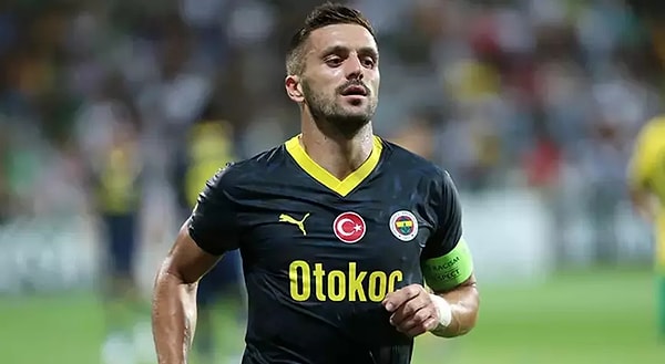 Dün oynanan Hatayspor maçında protestolara maruz kalan futbolculardan biri de Dusan Tadic oldu. Tadic oyundan çıkarken ıslıklandı.