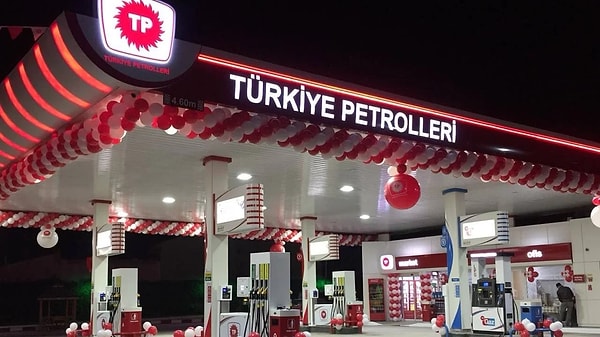 Akaryakıt sektöründe büyük bir satın alma işlemiyle ilgili flaş bir gelişme yaşandı. Zeren Group, Türkiye Petrolleri'ni satın almak üzereyken, satış iptal oldu.