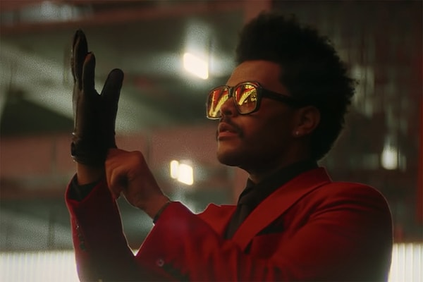 35 yaşındaki The Weeknd sahne adıyla bilinen Abel Makkonen Tesfaye’nin Blinding Lights isimli şarkısı 21. yüzyılın en iyi şarkısı seçildi.