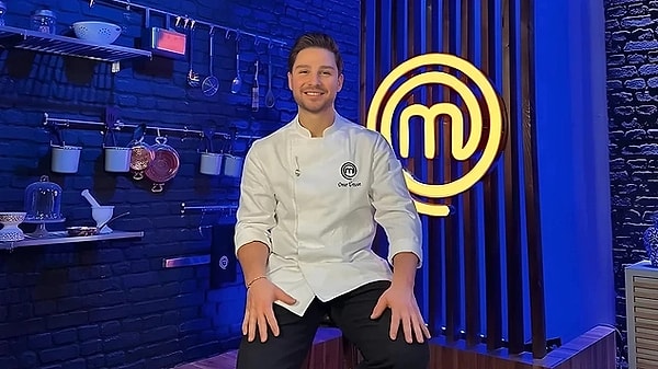 9. MasterChef Türkiye 2024’te şampiyonluk kupasının sahibi Onur Üresin oldu. Büyük finalde Kerem ile kıyasıya bir mücadele veren Onur azmiyle zirveye ulaştı. Şampiyon, sosyal medya paylaşımında ilk paylaşımını yaptı ve duygularını ifade ederek destekçilerine teşekkür etti.