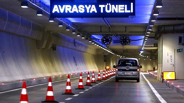 Yüksek Hızlı Tren (YHT) biletleri; köprü, otoyol ve tünel geçiş ücretlerine zamlar art arda gelirken bir zam da Avrasya Tüneli'ne geldi.