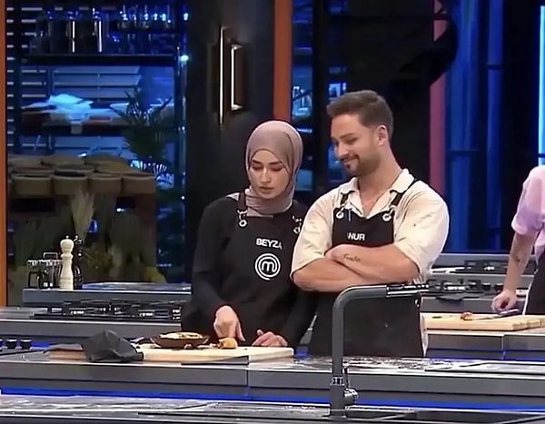 MasterChef 2024 sezonu başladığından bu yana en büyük gündemimiz Onur ve Beyza. İzleyiciler ikiliyi birbirine çok yakıştırınca sosyal medyada ne editler ne paylaşımlar döndü.