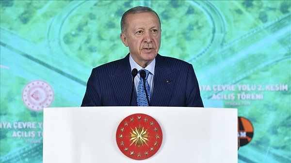 CHP’li Beşiktaş Belediye Başkanı Rıza Akpolat’ın ihale soruşturması ve yolsuzluk iddiaları ile tutuklanmasının ardından Cumhurbaşkanı Erdoğan’ın “Turpların büyükleri heybede” açıklaması dikkat çekmişti.