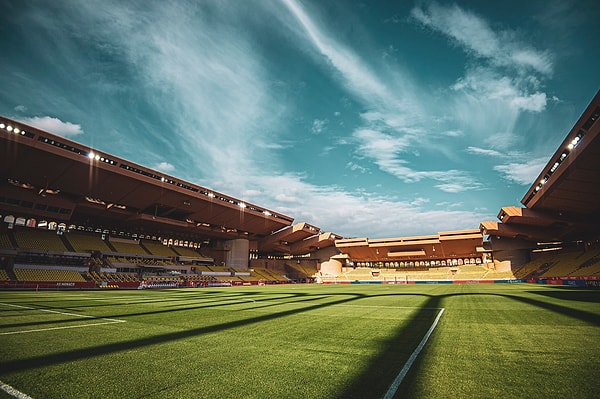 4. "Stade Louis II" hangi Avrupa kulübünün stadyumudur?