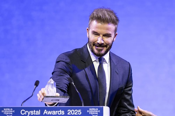 Manchester United'ın efsanesi David Beckham, Davos'ta düzenlenen Dünya Ekonomi Forumu'na (WEF) katıldı.