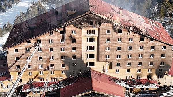 Kartalkaya'da bulunan Grand Kartal Otel'de saat 03.30 sularında çıkan yangın kısa sürede tüm binayı sarmış ve toplam 66 kişi hayatını kaybetmişti.