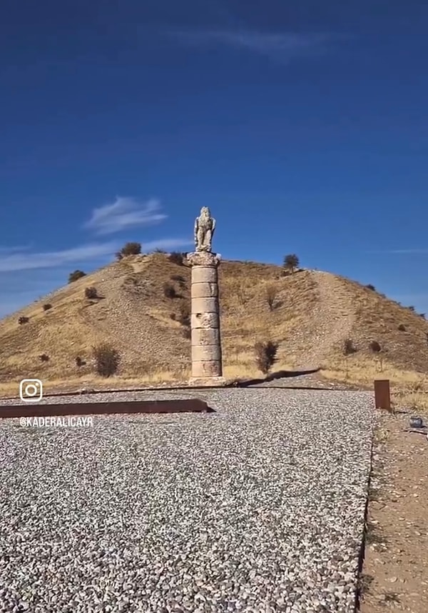 2000 yıl önce Komagene Krallığı tarafından yapılan kartal heykelini fotoğrafta görüyorsunuz. 👇