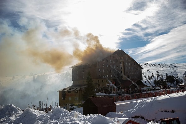 Bolu’da Kartalkaya Kayak Merkezi’nde bulunan Grand Kartal Otel’de 21 Ocak Salı günü sabaha karşı çıkan yangında 36’sı çocuk 78 kişi hayatını kaybetmişti.