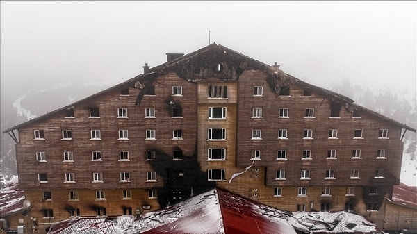 Bolu Cumhuriyet Başsavcılığı tarafından, 21 Ocak'ta Grand Kartal Otel'de meydana gelen ve 78 kişinin hayatını kaybettiği yangına ilişkin başlatılan soruşturmanın devam ettiği belirtildi.