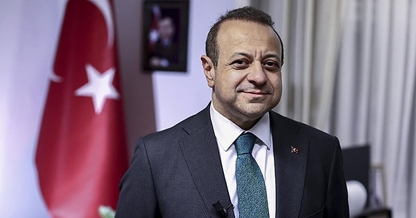 Egemen Bağış, Çekya Büyükelçiliği yaptığı dönemde diplomatik temaslarla açılmasını sağladığı ‘Türk İş birliği Parkı’ ile 'Yılın Diplomatı' ödülüne kayık görüldü.