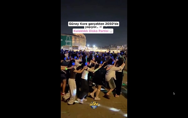 Güney Kore'de düzenlenen "Kulaklıklı Disko Partisi" sosyal medyada viral oldu.