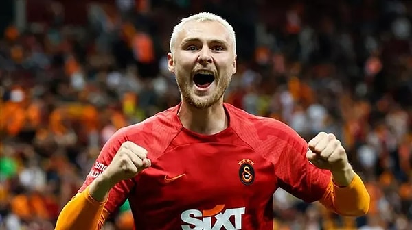 Habere göre Galatasaray ve Roma, Nelsson'un transferi konusunda anlaştı. Danimarkalı isim kiralık olarak Roma forması giyecek.