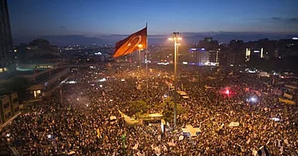 Savcılık RTÜK’e yazdığı bu yazıda, bazı medya kuruluşlarının 27 Mayıs 2013 tarihinden itibaren meydana gelen Gezi Parkı olaylarının propagandasını yaptığını ve bu şekilde toplumsal olayların yaygınlaşmasına neden olduğunu belirtti.