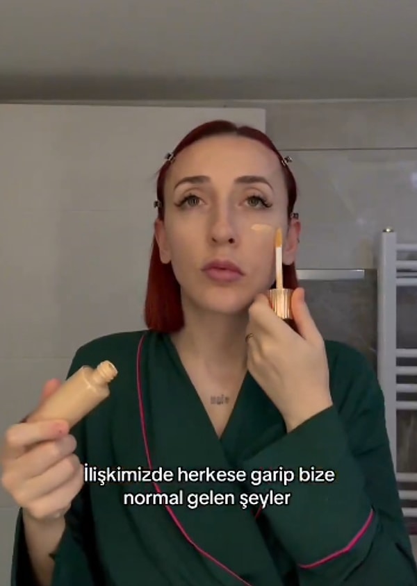 Bir sosyal medya kullanıcısı, ayna karşısında günlük makyajını yaparken takipçileriyle paylaşmak için aşk ve ilişkiler temalı bir video çekti.