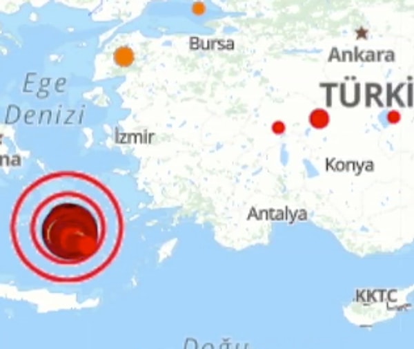 Depremlerin volkanik aktiviteyle bağlantılı olup olmadığı tartışılırken, yetkililer her ihtimale karşı önlem alınması gerektiğini vurguluyor. Uzmanlar, şu an için bu sarsıntıların Türkiye açısından büyük bir tehdit oluşturmadığını belirtiyor.