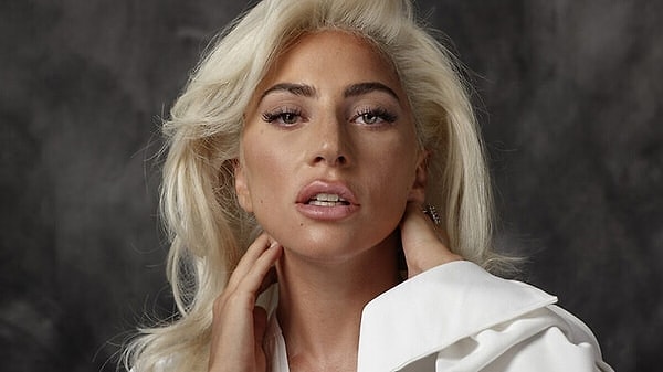 Zaman zaman özel hayatına dair itiraflarıyla gündeme gelen Lady Gaga, geçtiğimiz günlerde yeni albümünün ikinci single'ı olan 'Abracadabra'yı yayınladı.