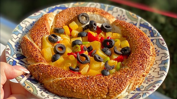 10. Simit Pizza